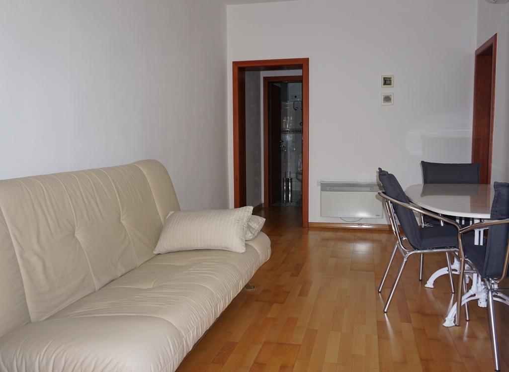 Apartmani Gaj Malinska Exterior foto